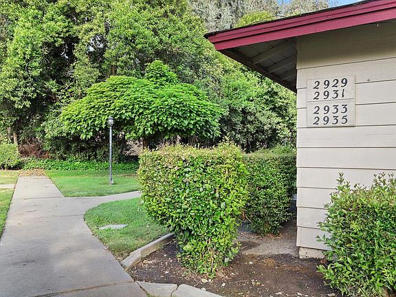 2nd image of 2935 Prentiss Ct