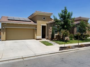 2426 E Turnberry Ave, Fresno, CA