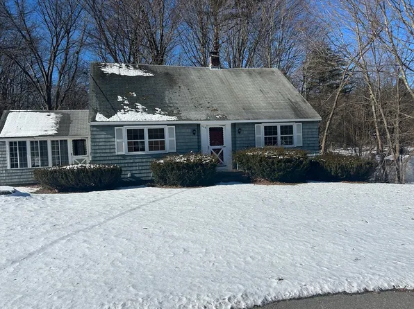 126 Lincoln St, Hudson, MA 01749