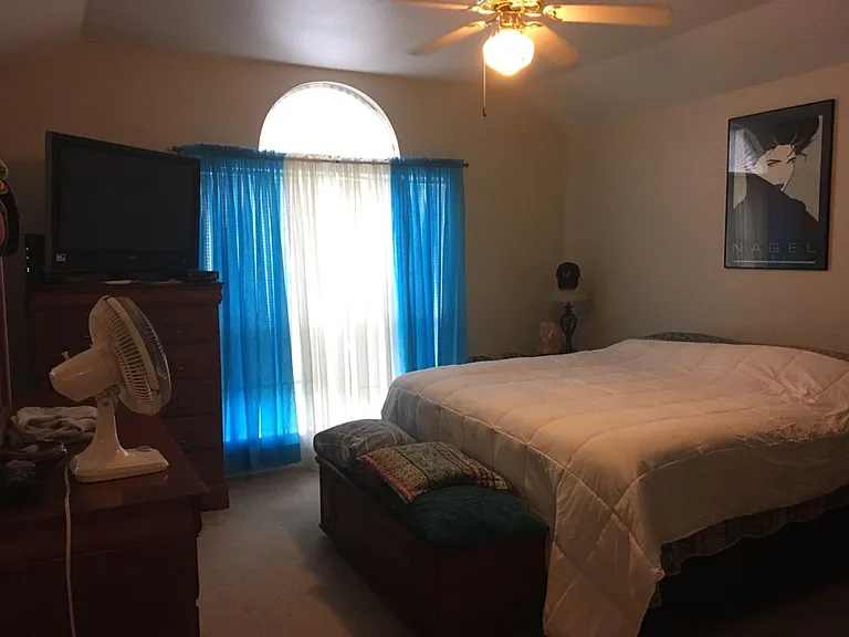 2805 Berry Way — Photo 9
