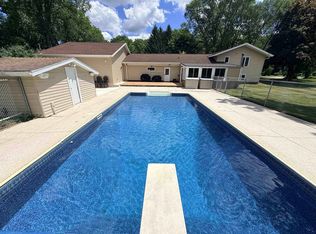 S9061 Meadowdale Rd, Prairie Du Sac, WI 53578