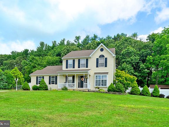 3rd image of 55 Orchard Crest Dr