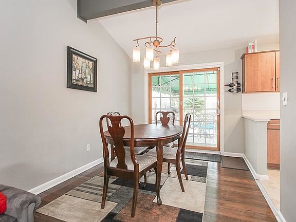 4th image of 21861 Sherwood Dr
