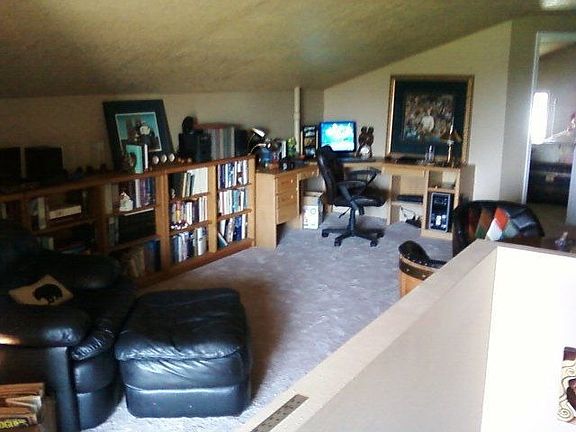 Large upstairs library study