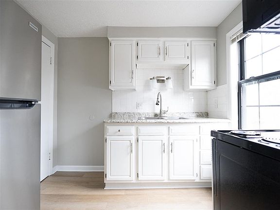 4th image of 512 Aberdeen Ave #2400-B