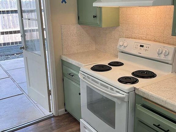 3rd image of 3401 Tembrook Dr