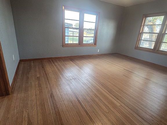 5th image of 1140 Frontier Dr