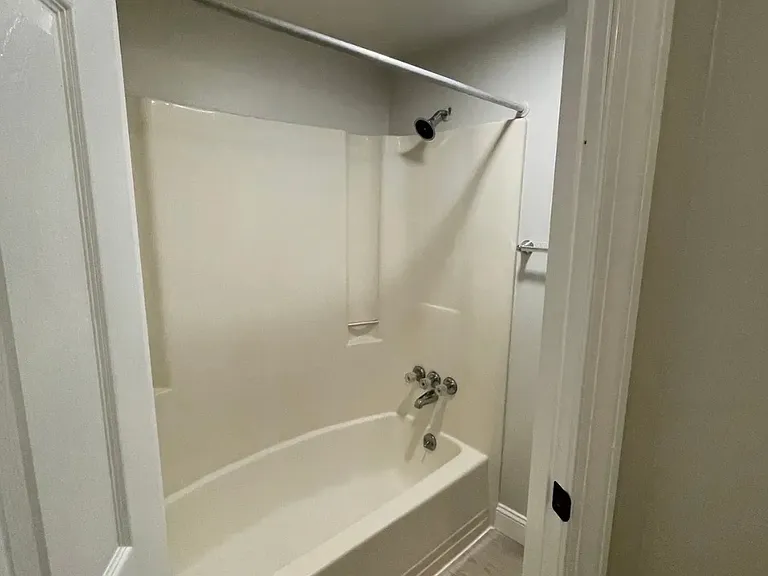 185 N Main St #9 — Photo 8