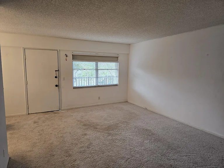 151 SW 135th Ter #303T — Photo 7