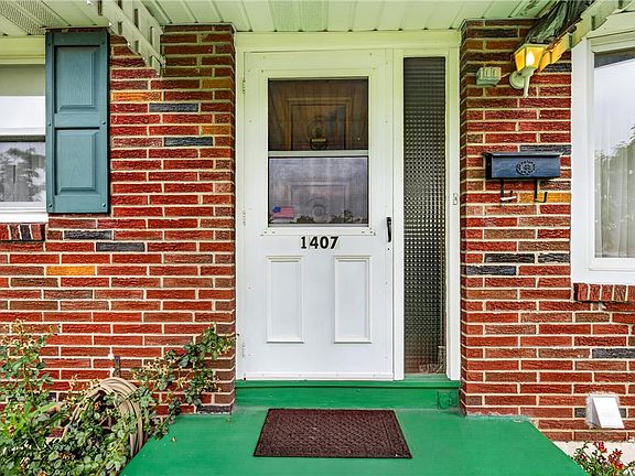 2nd image of 1407 E Livingston St