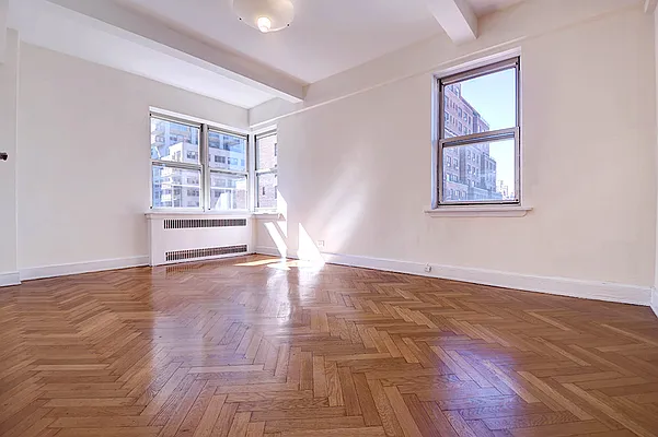 Rented by Urbane Brokerage | media 8