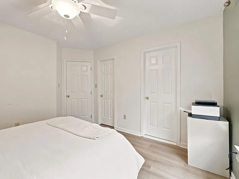 225 Cayman Ct — Photo 25