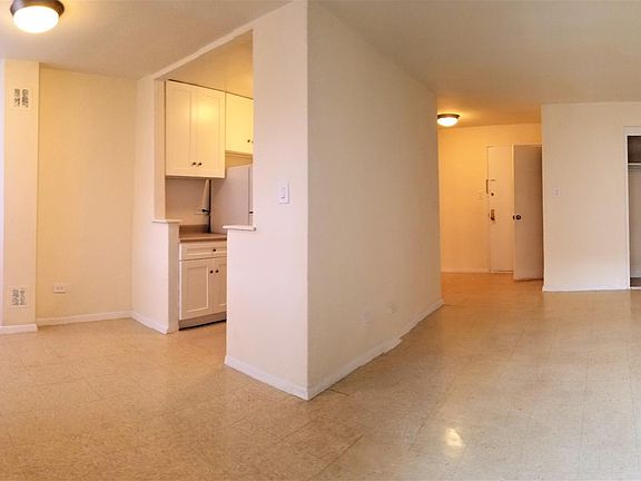 3rd image of 4465 Kissena Blvd APT 3D
