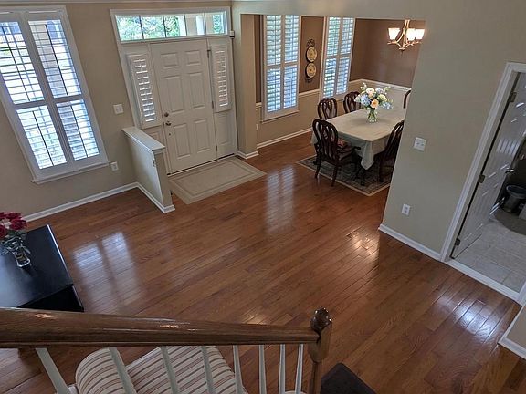 4th image of 43161 Barnstead Dr