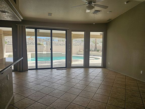 5th image of 3290 Desert Sage Dr