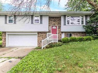 2002 Mitchell Dr, Eureka, IL 61530