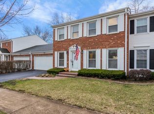 1549 Mirror Lake Dr, Naperville, IL 60563