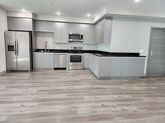 4th image of 7040 Woodman Ave #26d0a43bf