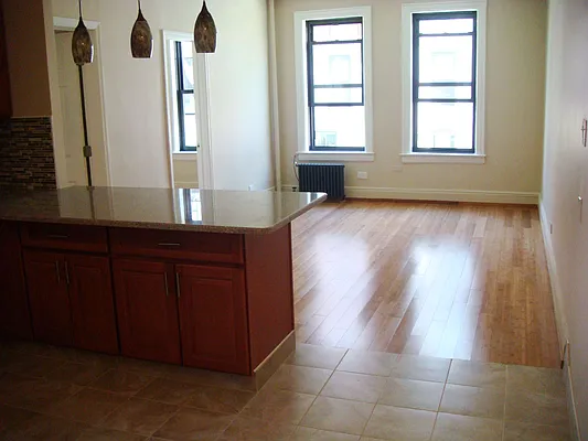 Rented by Avanguard Realty Corp | media 13