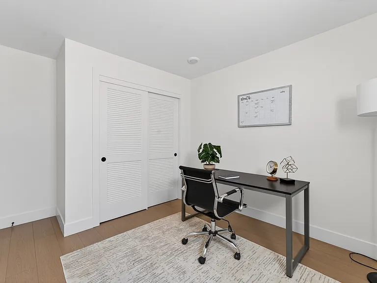 2710 T St #1 — Photo 15