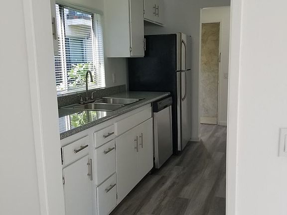 5th image of 1446 Brockton Ave APT 1