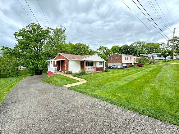 3rd image of 11600 Dennis Cir