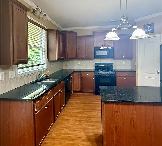 2256 Peach Shoals Cir — Photo 13