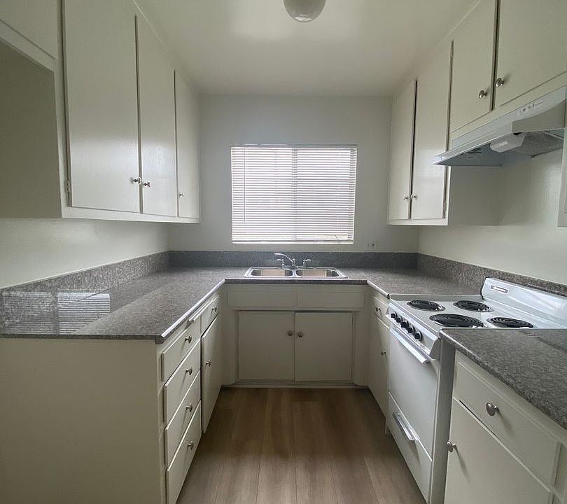 1st image of 202 S Del Mar Ave #B