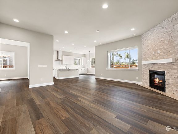 4th image of 20816 156th Street E #116