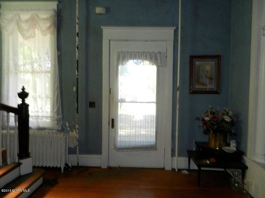 5th image of 301 E Main St NE