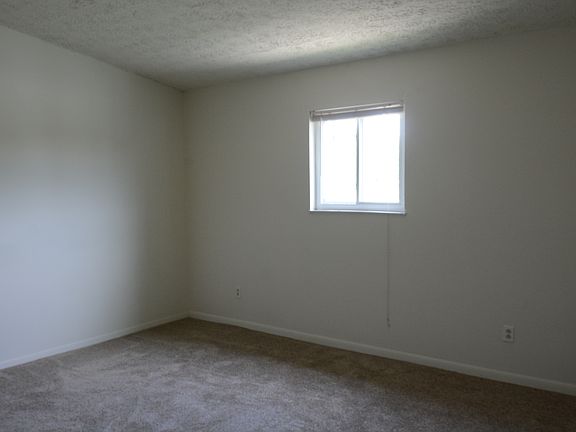 5th image of 2304 Woodhill Dr APT 19