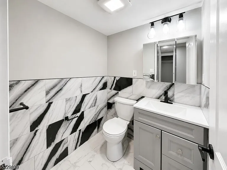 60 Parkway Dr E #9B — Photo 10