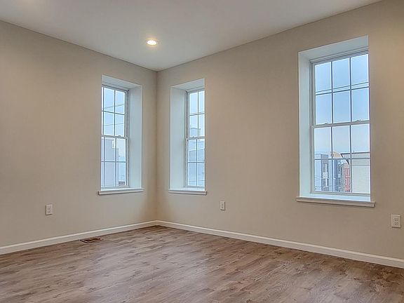 4th image of 401 W Norris St