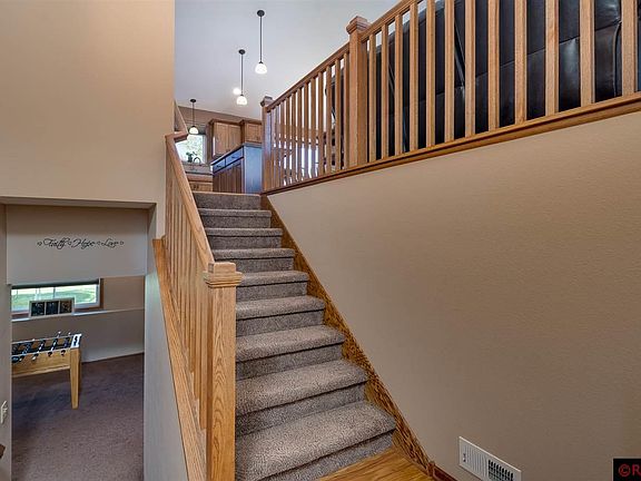 2nd image of 212 Harbor Hill Dr