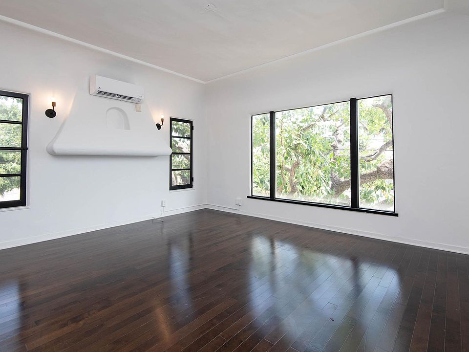 1st image of 418 N Curson Ave APT 208