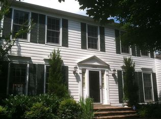 13565 Coachlamp Ln, Silver Spring, MD 20906