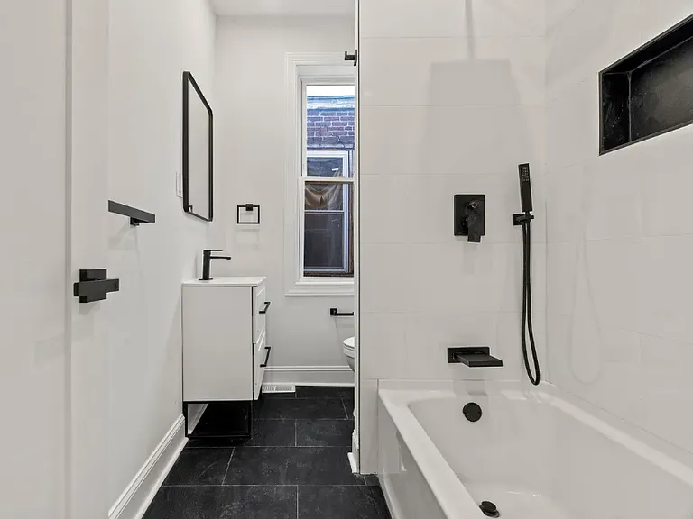2921 W Oxford St — Photo 12