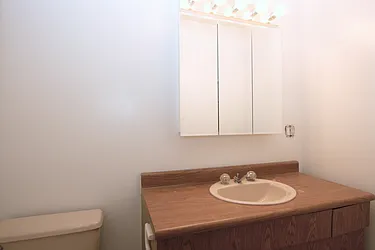 Rented by R New York