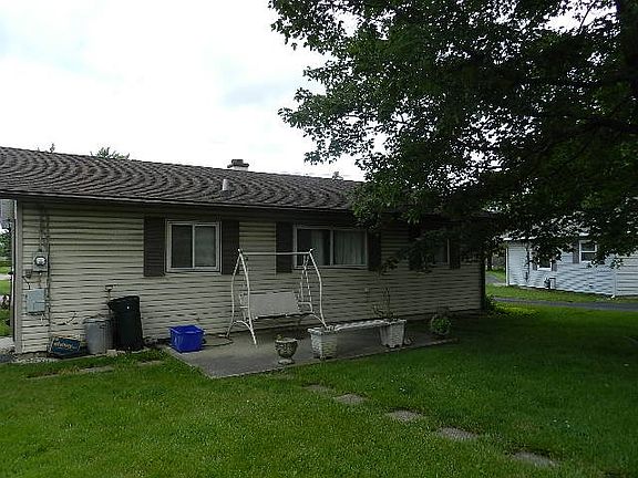 4th image of 706 Lilac Ln