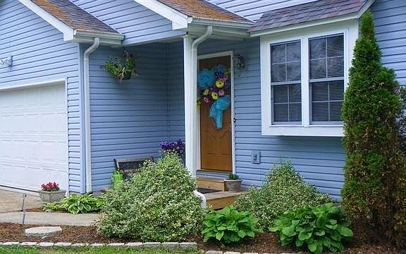 3rd image of 75 Elmwood Ct
