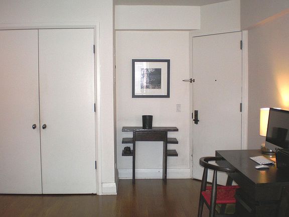 4th image of 209-211 E 51st St #8D
