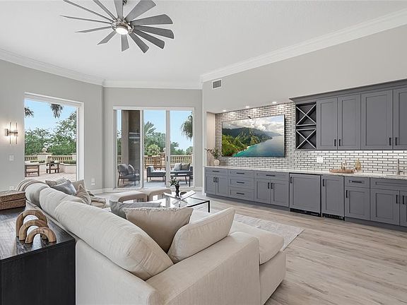 3rd image of 100 BEACH DRIVE NE #301