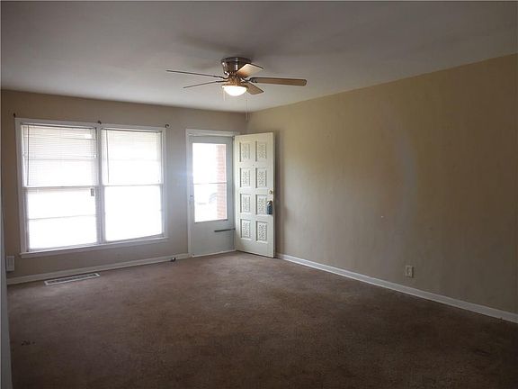 2nd image of 2641 Lakeside Dr
