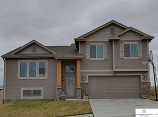 14331 S 17th St., Bellevue, NE 68123
