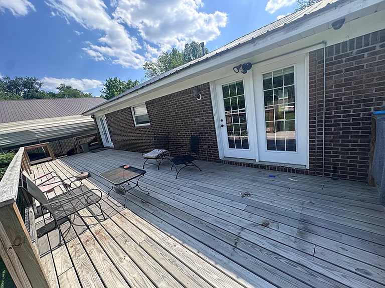 220 Williams St — Photo 14