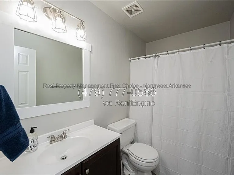 2407 W Ash St — Photo 10