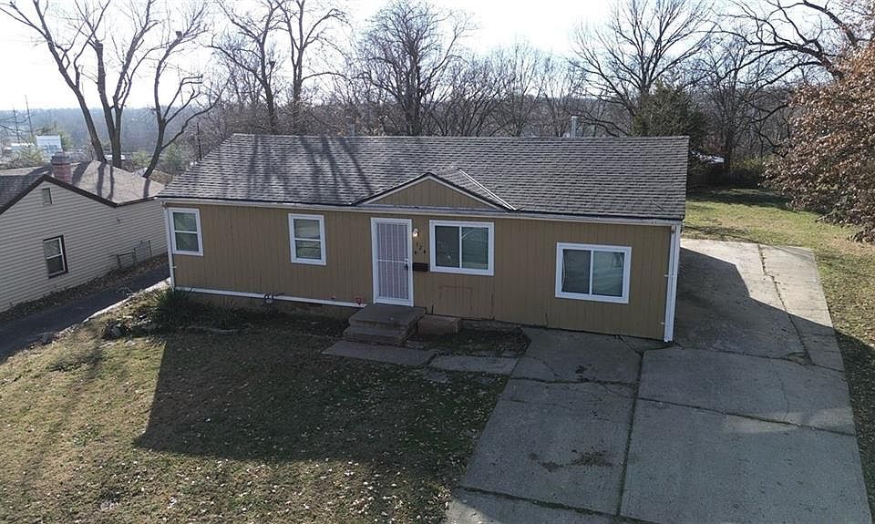 1st image of 124 N Peck Dr