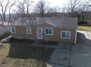 124 N Peck Dr, Independence, MO 64056