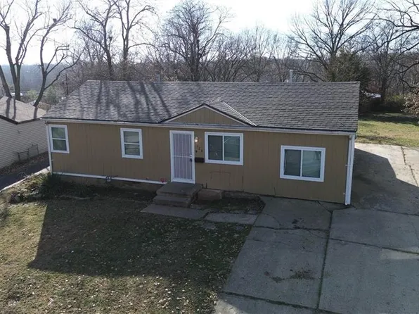 124 N Peck Dr, Independence, MO 64056