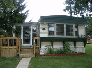 17203 Roberts Dr, Davisburg, MI 48350